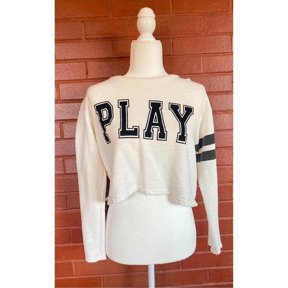 Forever 21 ‘Play’ Long-Sleeve Crop Top